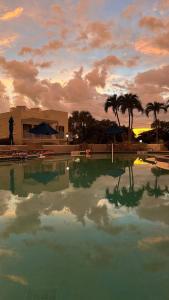 Naples Dream at WTC with Heated Pool SPA Sauna 7 bicycles and 3 mls to beach