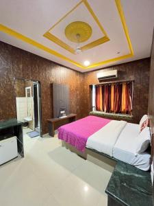 SHREE DWARKESH RESORT & WATERPARK I 07km from shreenathji temple 966o9o1oo6