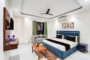 Super Townhouse Sector 102 Noida