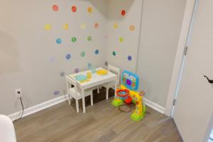 Sherman Circle Style Family Friendly