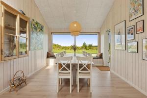 Spacious Holiday Home On Bogø