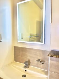 Sunset Haven, 2Bedroom Westlands, heated pool, Gym