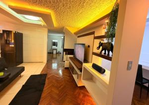 Dúplex céntrico y amplio, terraza cochera free