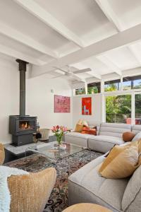 Palmgrove Mid Century Modern House, Avalon Beach