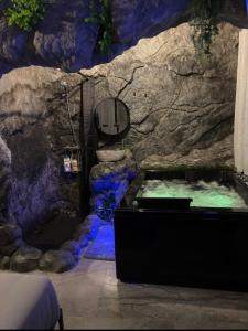 La love grotte immersion complète avec jacuzzi