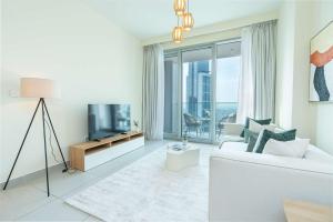 PVH - Contemporary 1BR Near Burj Khalifa - Forte Tower 2