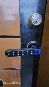 2 room,1 cr, urban, 4 ppl near Highway town proper