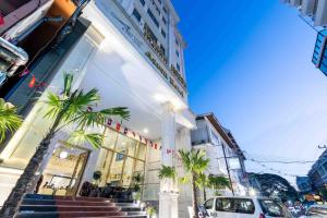 Aaron Riverview Hotel