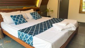 Mountain Woods Farmstay, Khopoli Pure Veg