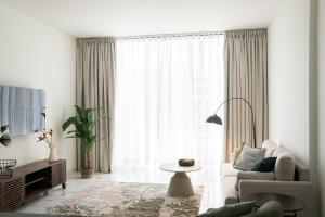 Private Beach 2BR-Yacht Club-Work Space-Pool-Gym