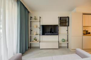 Modern 1BR Apartment with pool access in St Julians