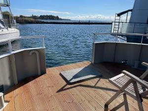 5-star houseboat of 125 m2 with its own bathing jetty