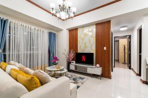 Luxurious Staycation near Okada, Airport, City of Dreams, Solaire, and MOA with free pool & gym