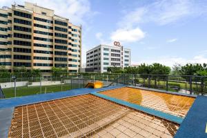 Stylish Lumi Tropicana Stay with Golf Course View PS4 and Fun Board Games A2-11