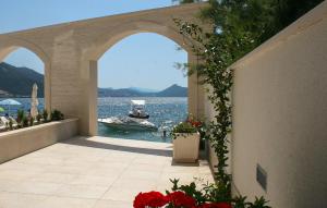 1 Bedroom Stunning Apartment In Klek