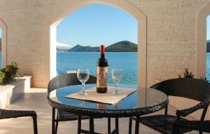 1 Bedroom Stunning Apartment In Klek