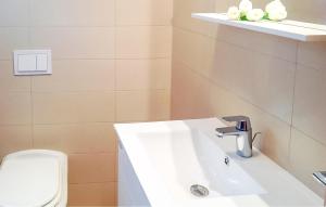 1 Bedroom Stunning Apartment In Klek