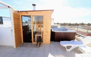 Villa de Sol in Los Alcázares with 4 bedrooms, private swimming pool, sauna and unheated jacuzzi