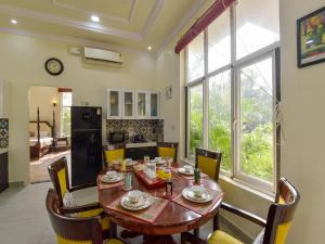 Ayut Sidhhi-3bhk Villa by DanCenter | Pvt Pool | Garden View