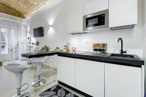 Vatican Scipioni Charming Studio relaxing and patio