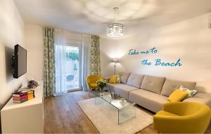 3 Bedroom Gorgeous Apartment In Klek