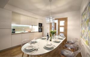 3 Bedroom Gorgeous Apartment In Klek