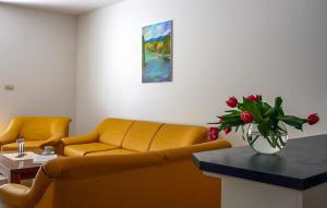 3 Bedroom Gorgeous Apartment In Klek