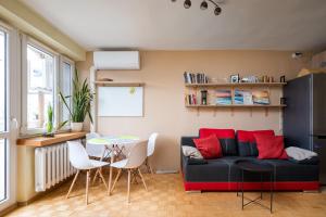 Solec Powiśle Homely Apartment by BookingHost