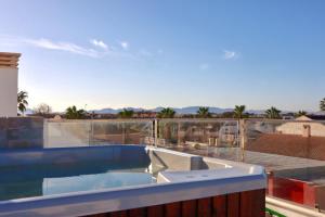 Villa de Sol in Los Alcázares with 4 bedrooms, private swimming pool, sauna and unheated jacuzzi