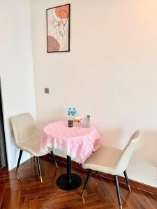 Sweet Homestay - Căn hộ tông hồng ngọt ngào