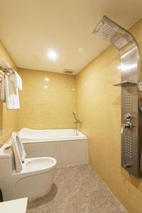 SAM Hotel and Apartment Danang - 150m to the beach & 200m to An Thuong area