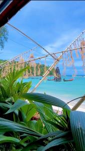 Salad Beach Crystal Bungalow