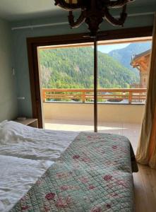 Ski-In Ski-Out Mountain View with Balcony