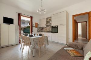 Villino Pascoli by BarbarHouse