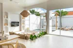 EnyaVillas 4 Brand New - Boutique Mediterranean