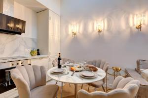 TBS 204 - Prestigious suite near Champs-Élysées