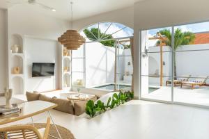 EnyaVillas 5 Brand New - Boutique Mediterranean