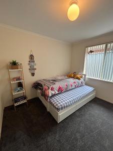 The boathouse - 1 or 2 houses side by side