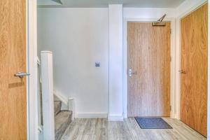 Rooftop - Balcony - WiFi - Parking - Sleeps 5