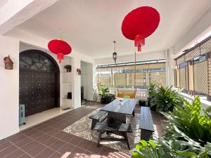 Camellia House, Dual-Suite bungalow with Swimming Pool