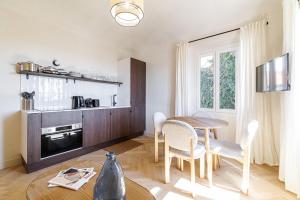 62 CARNOT LOT 6 - Appartement renove - climatise - 2 chambres suites