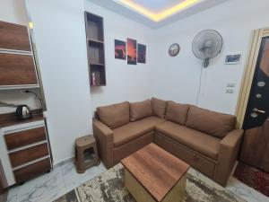 Modern Pool View 1BR with Balcony Prime Location on Hurghada Vibrant Promenade