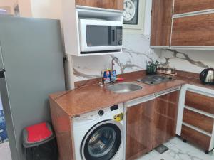 Modern Pool View 1BR with Balcony Prime Location on Hurghada Vibrant Promenade