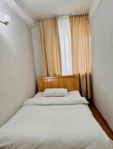 Toms holidayInn