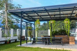 Camellia House, Dual-Suite bungalow with Swimming Pool