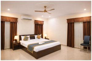 Hotel A- Grand Residency Near Vishwanath temple - Free Wi-Fi & Restaurants - Air conditioning Room- Best Budget Hotel