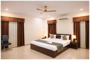 Hotel A- Grand Residency Near Vishwanath temple - Free Wi-Fi & Restaurants - Air conditioning Room- Best Budget Hotel