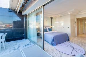 ROYAL PROMENADE Pool Terrace Sea View Air Conditioning