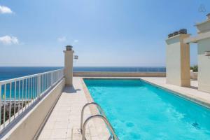 ROYAL PROMENADE Pool Terrace Sea View Air Conditioning