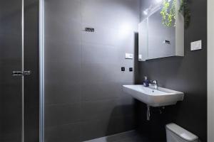 Bright & Stylish Studio Near City Center